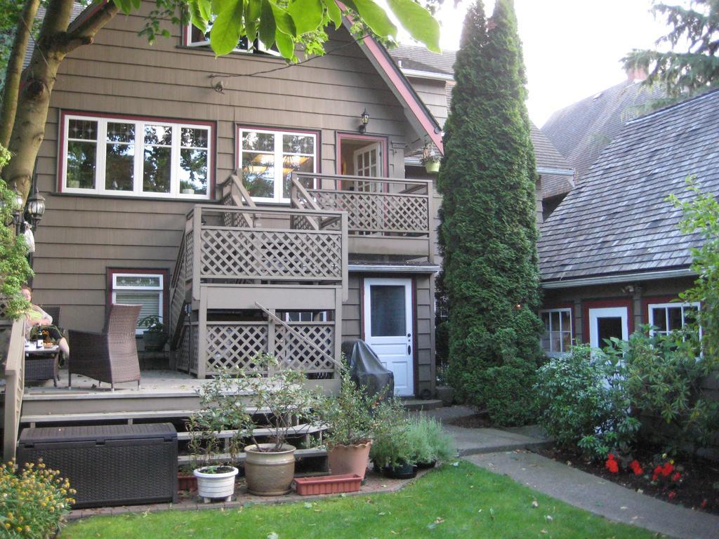 Point Grey Guest House Vancouver Eksteriør bilde